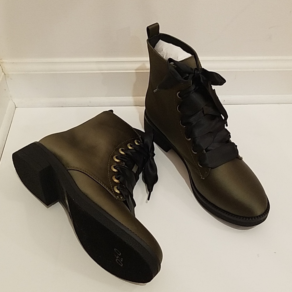 Dirty Laundry Olive Satin Ankle Boots Size 8